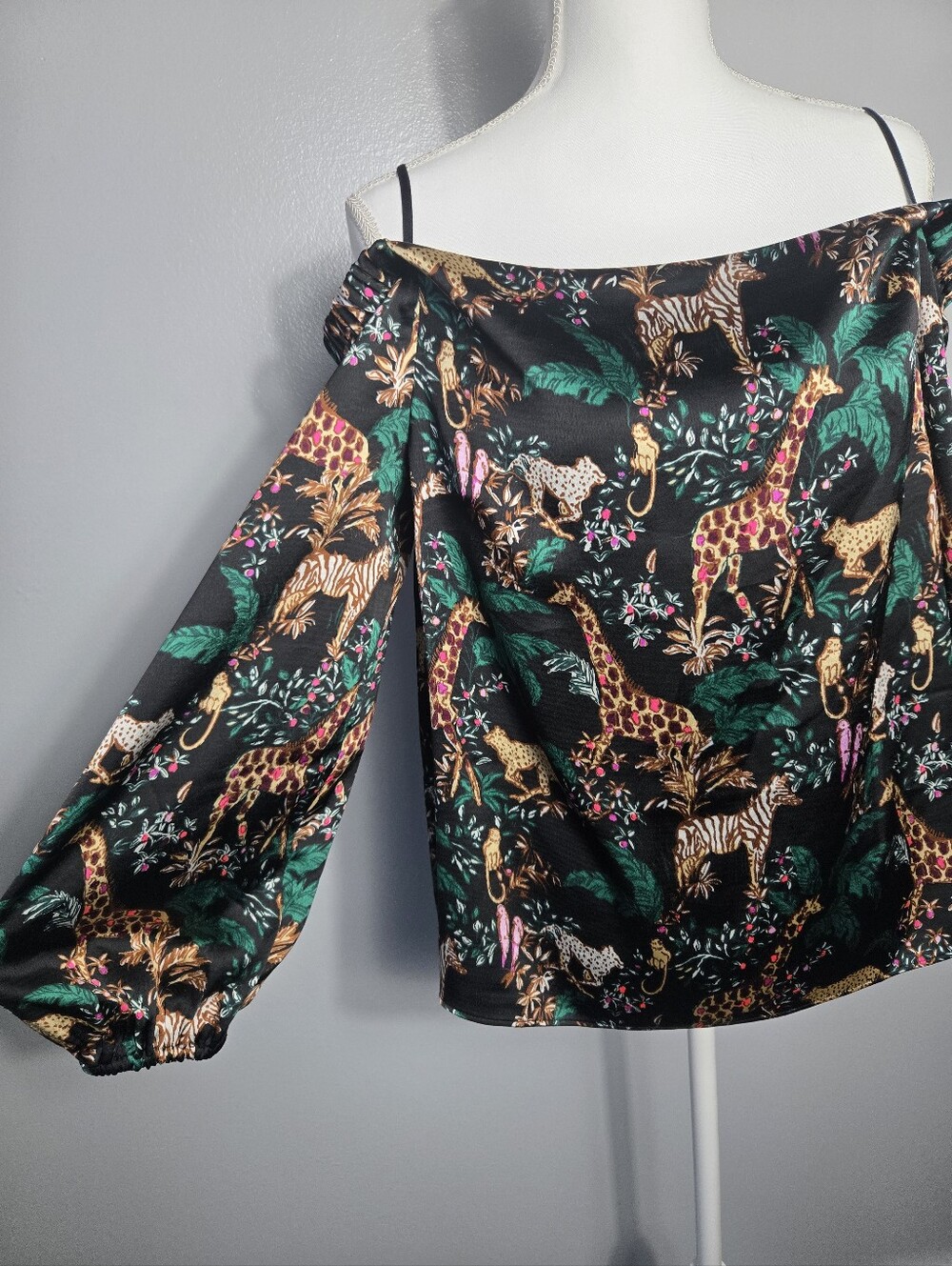 Lilly Pulitzer Safari Jungle Giraffe Leopard Off Shoulder Satin Blouse Top XL - Picture 12 of 15